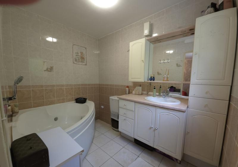 Maison contemporaine - 167 m² - 9 pièces