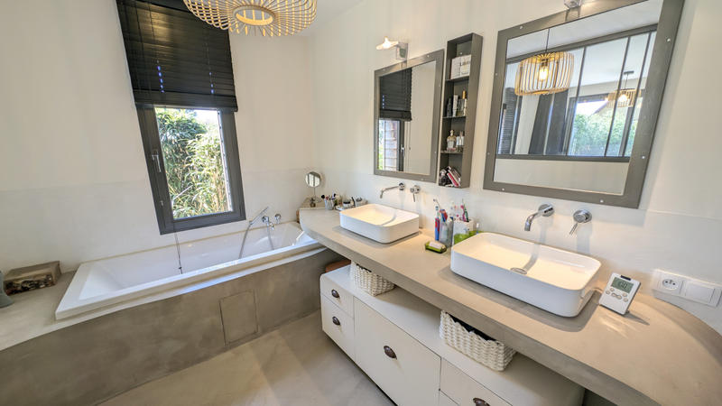 Maison - 208 m² - 5 pièces