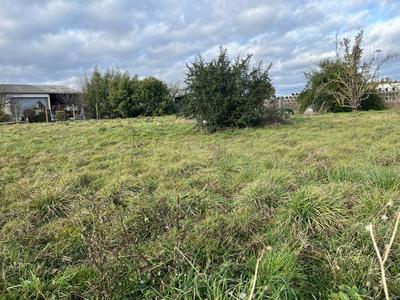 Terrain constructible - 1 945 m²