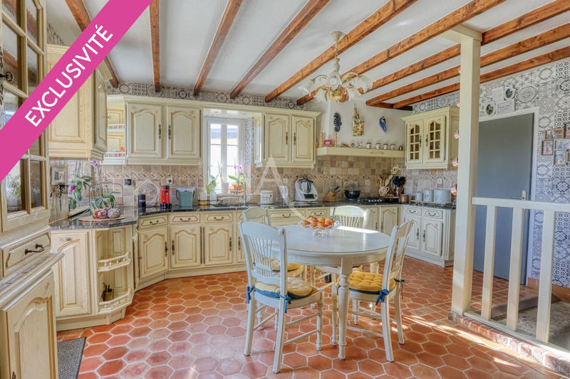 Maison - 291 m² - 8 pièces