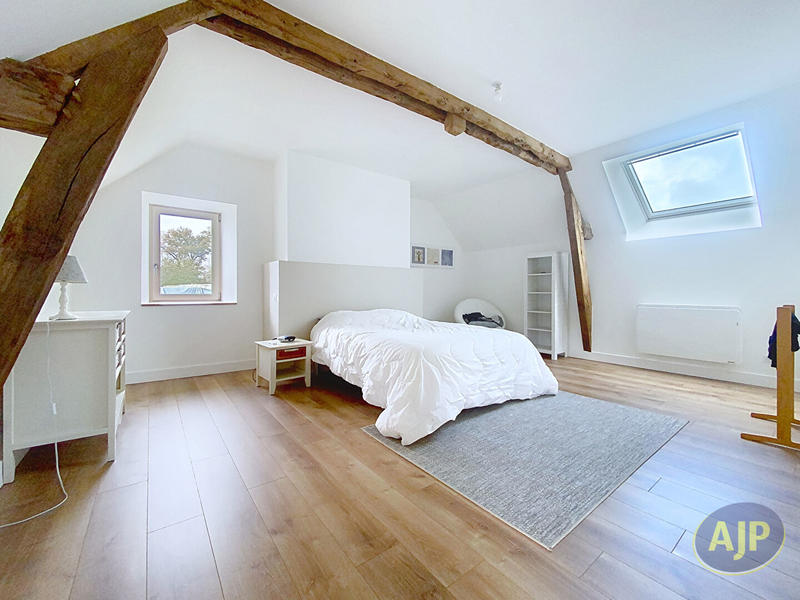 Maison - 215 m² - 8 pièces