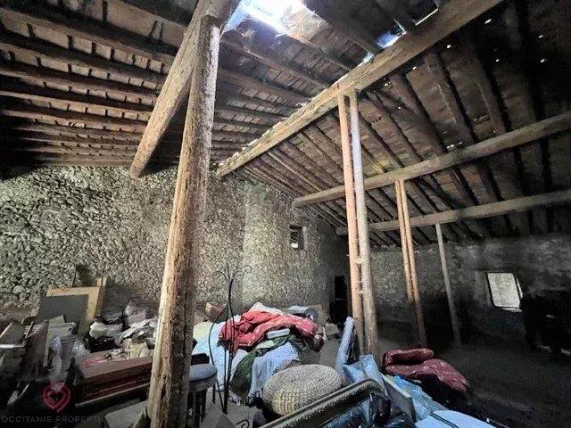 Maison - 300 m² - 4 pièces