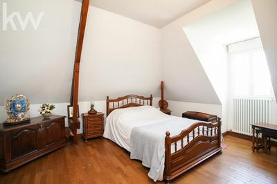 Maison - 230 m² - 5 pièces