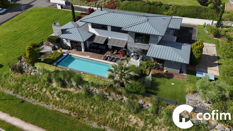 Villa - 316 m² - 8 pièces