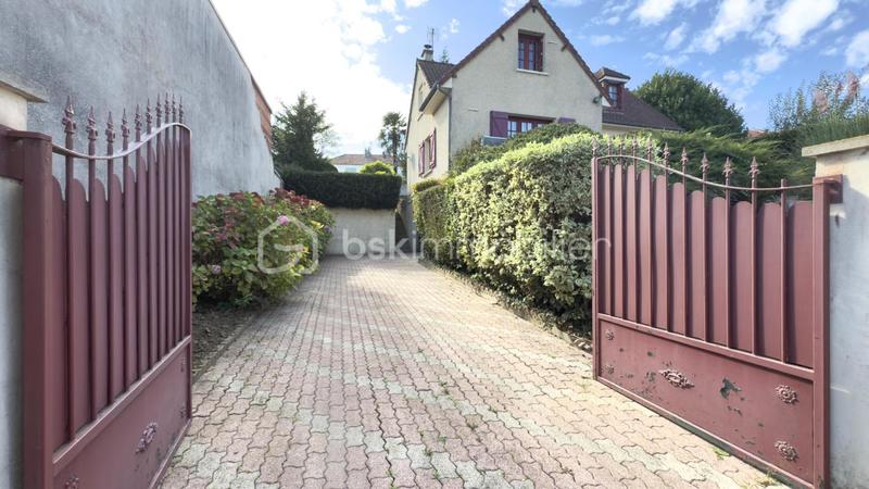 Pavillon - 90 m² - 6 pièces