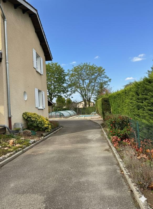 Maison - 214 m² - 5 pièces