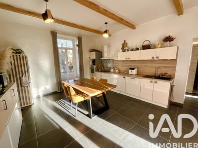 Appartement - 99 m² - 4 pièces
