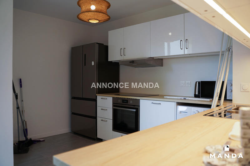 Chambre - 9 m² - 5 pièces