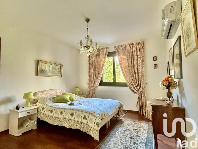 Maison - 206 m² - 7 pièces