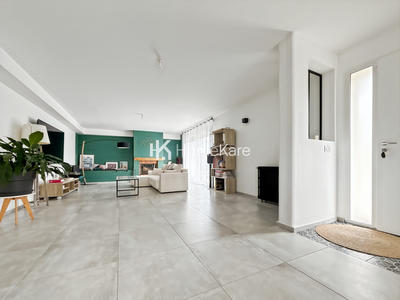 Maison - 211 m² - 6 pièces