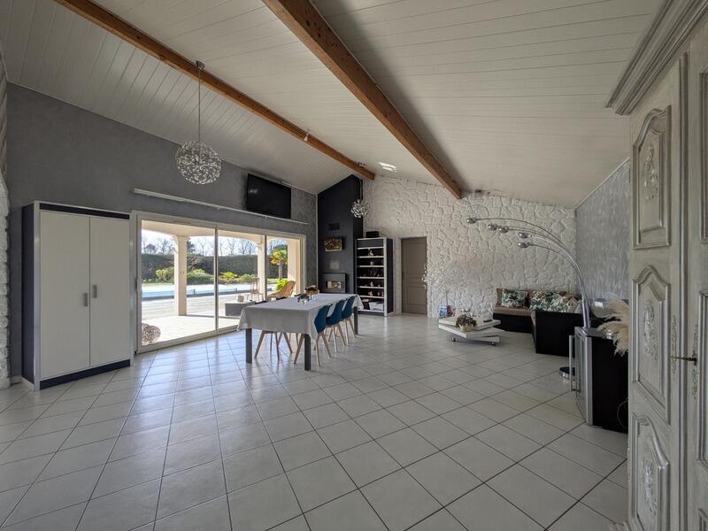 Maison - 200 m² - 6 pièces