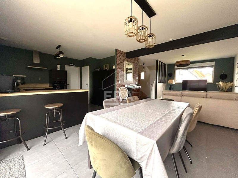 Maison - 87 m² - 6 pièces