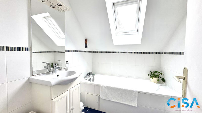 Maison - 80 m² - 5 pièces