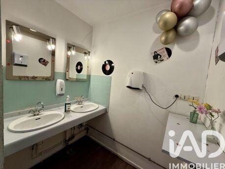 Maison - 240 m² - 7 pièces