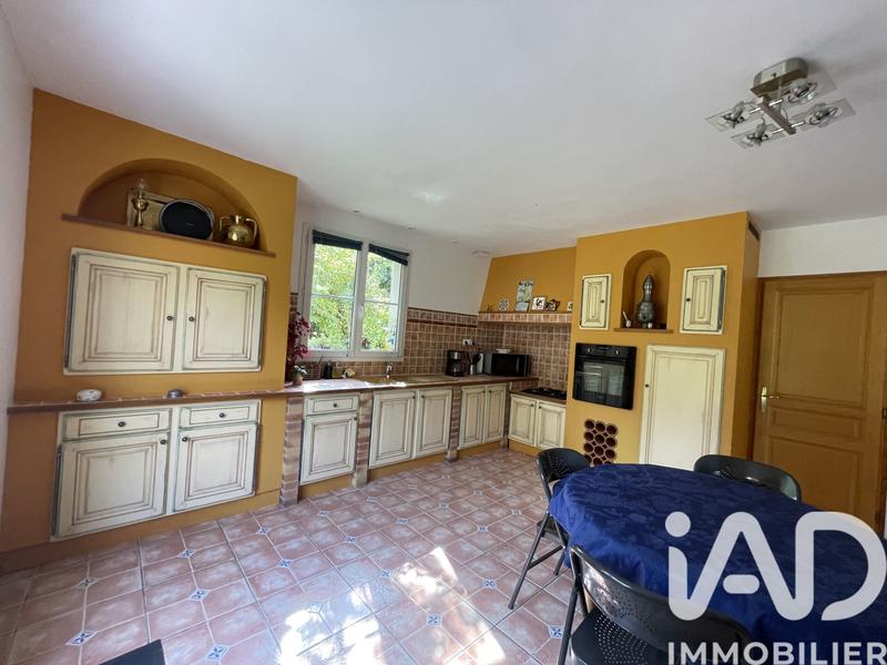 Maison - 237 m² - 7 pièces
