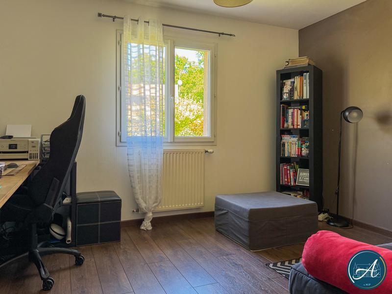 Maison traditionnelle - 140 m² - 6 pièces