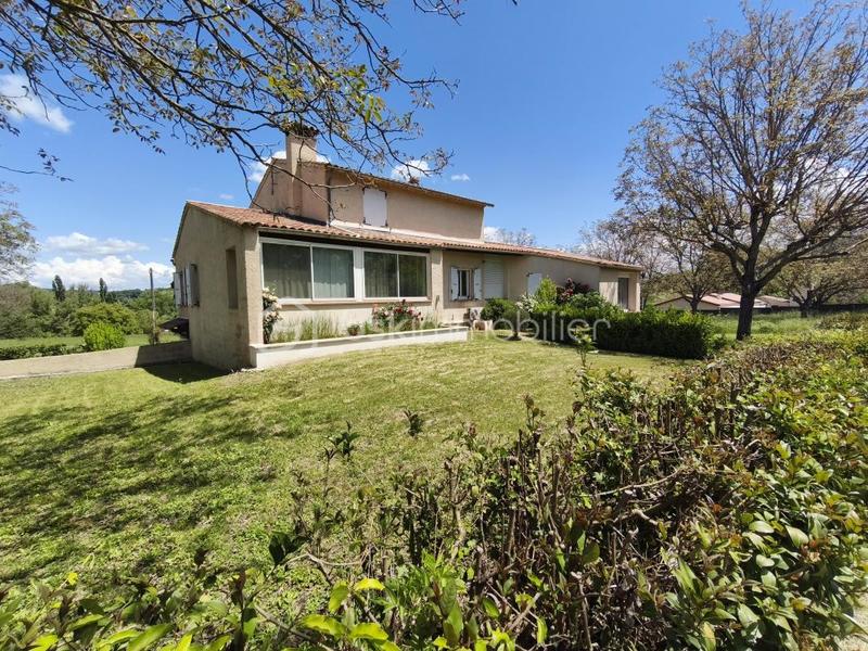 Maison traditionnelle - 187 m² - 7 pièces