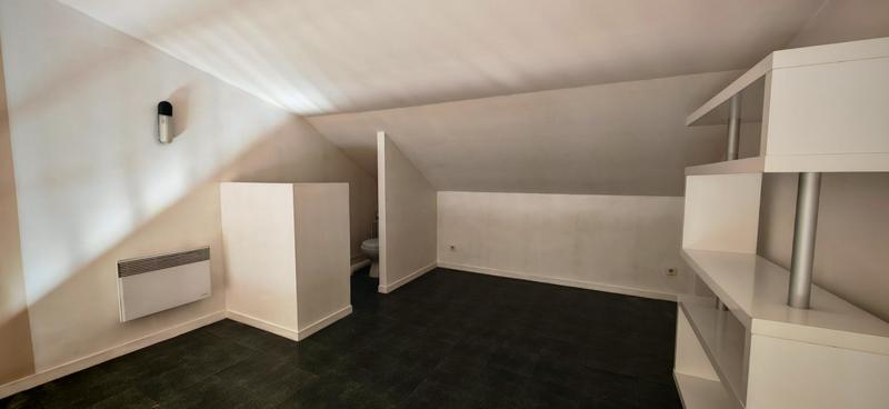 Loft - 70 m² - 3 pièces