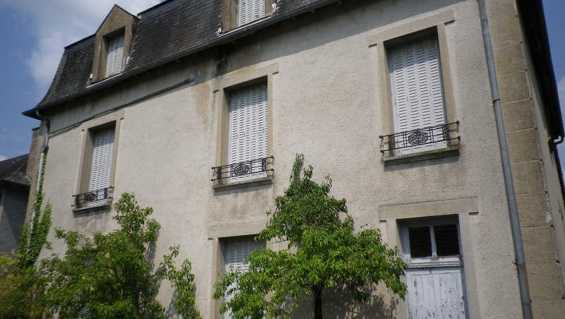 Maison - 240 m² - 11 pièces