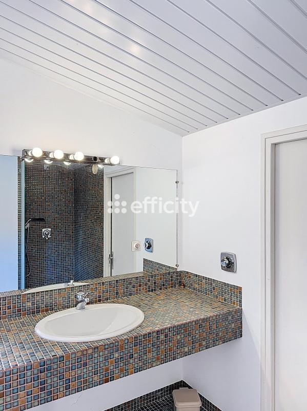 Maison - 220 m² - 6 pièces