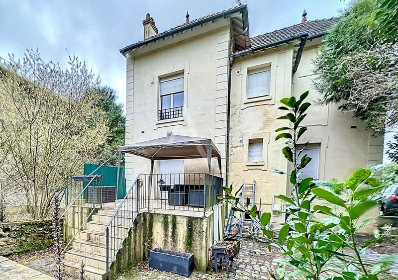 Immeuble - 2 pièces