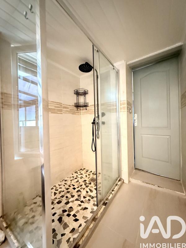 Maison - 237 m² - 7 pièces