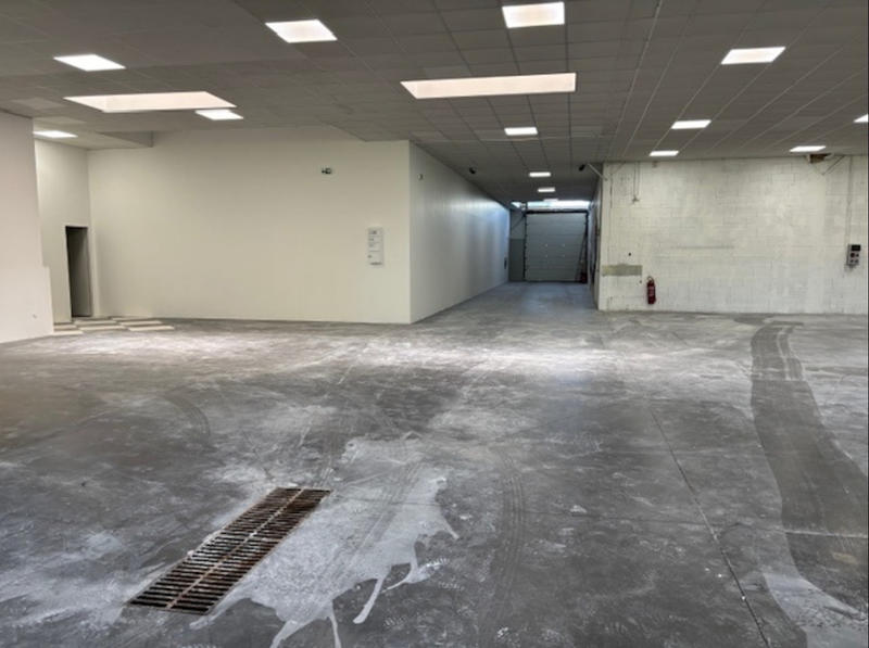 Local d'activité / Entrepôt - 800 m²