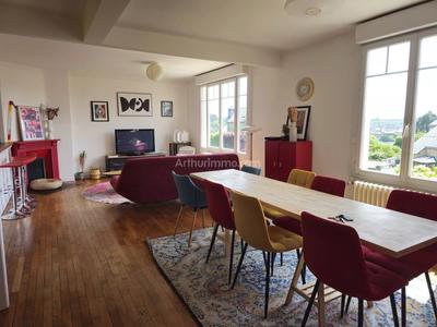 Maison - 180 m² - 7 pièces