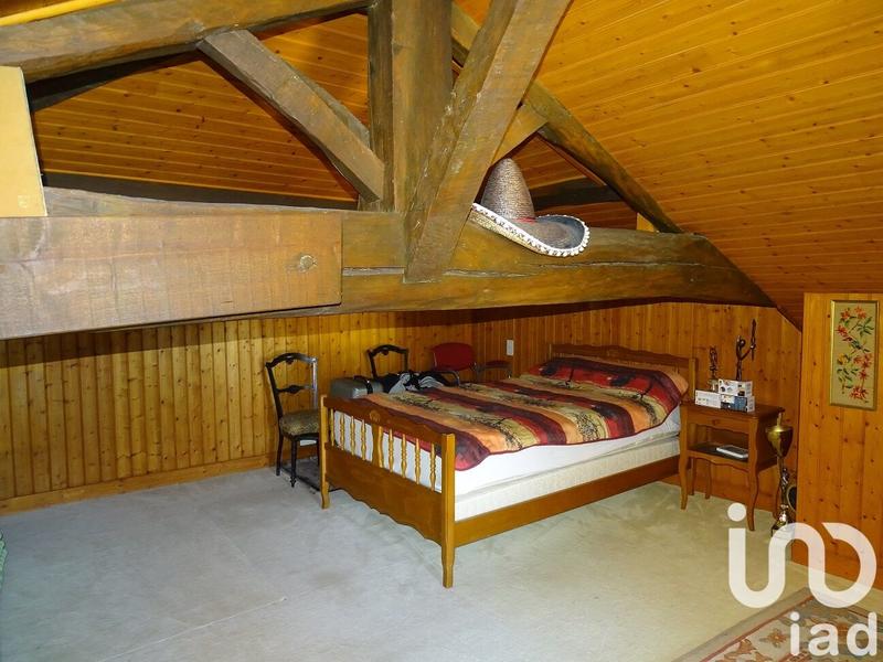 Maison - 200 m² - 8 pièces