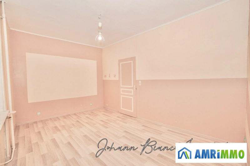 Maison traditionnelle - 76 m² - 5 pièces