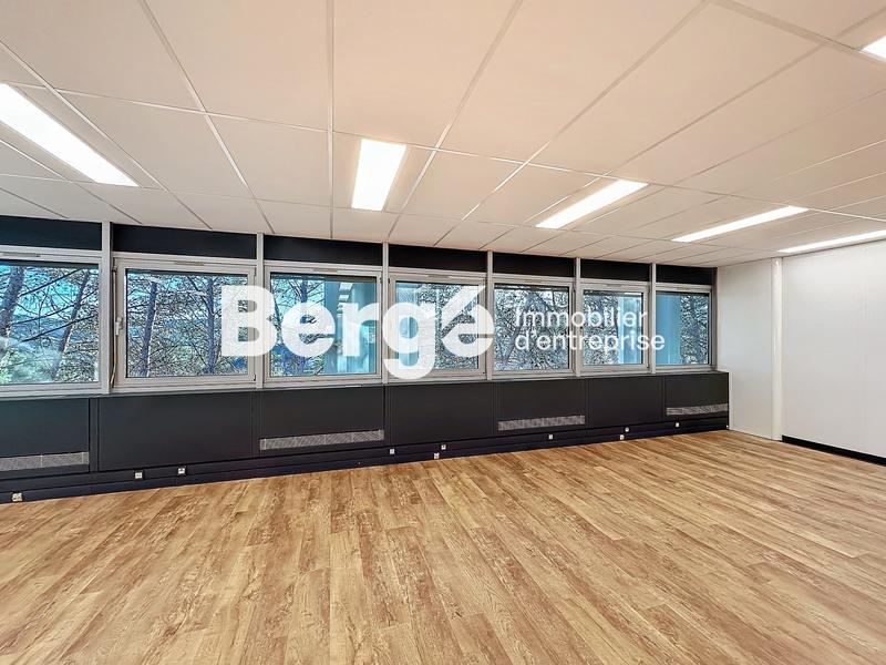Bureau - 625 m²