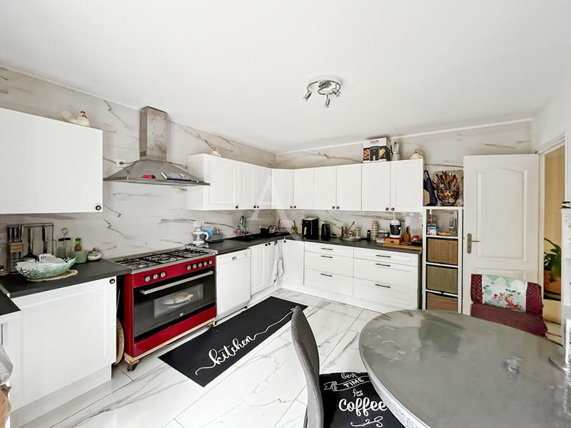 Maison - 122 m² - 6 pièces