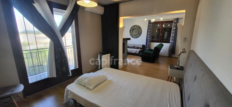 Maison - 170 m² - 8 pièces