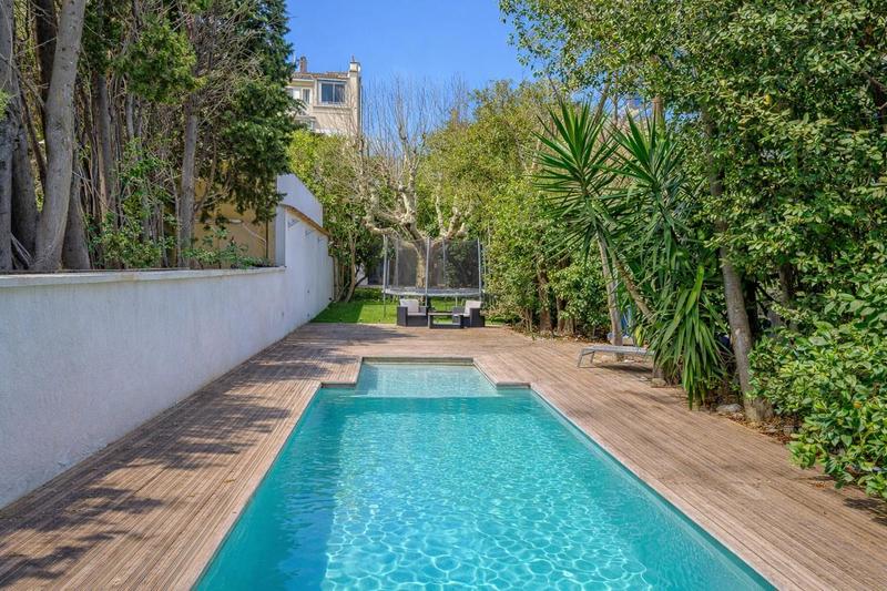 Maison - 350 m² - 6 pièces