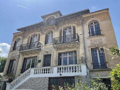 Maison de maîtres - 480 m² - 9 pièces