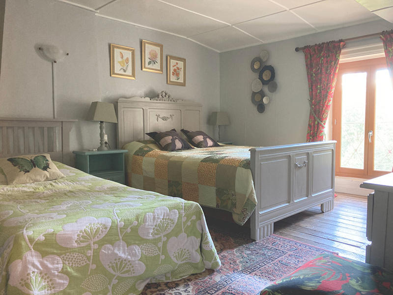 Maison - 270 m² - 11 pièces