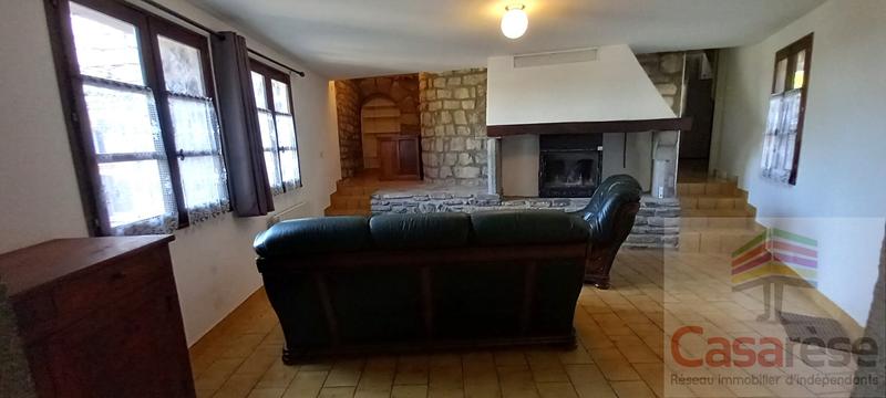 Maison - 242 m² - 9 pièces