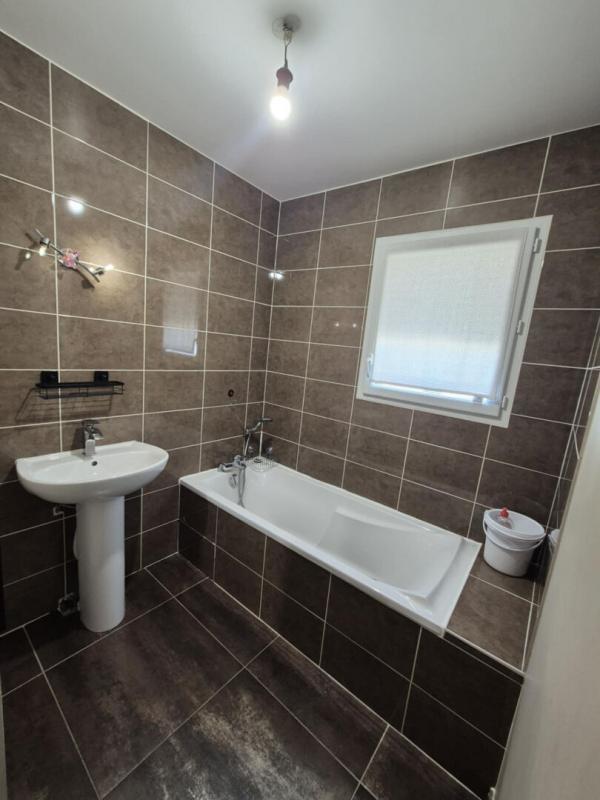 Maison - 95 m² - 4 pièces