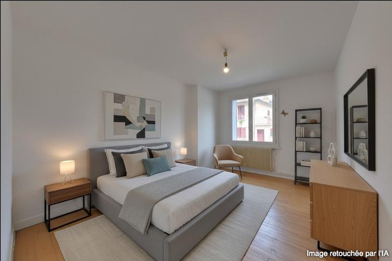 Appartement - 79 m² - 5 pièces