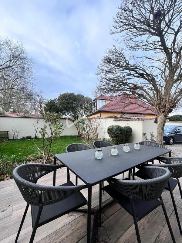 Maison - 200 m² - 6 pièces