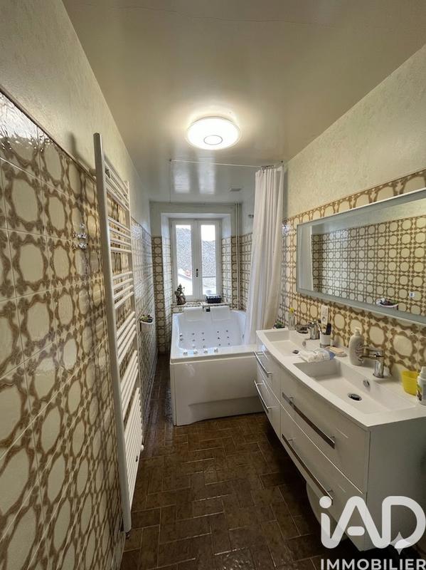 Maison de village - 181 m² - 7 pièces