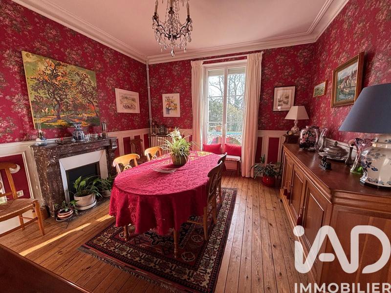 Maison - 169 m² - 8 pièces