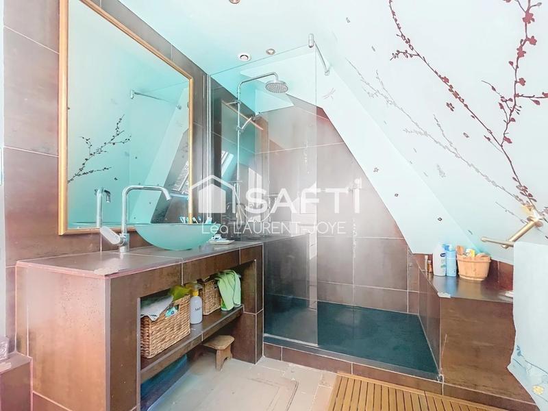 Maison - 280 m² - 7 pièces