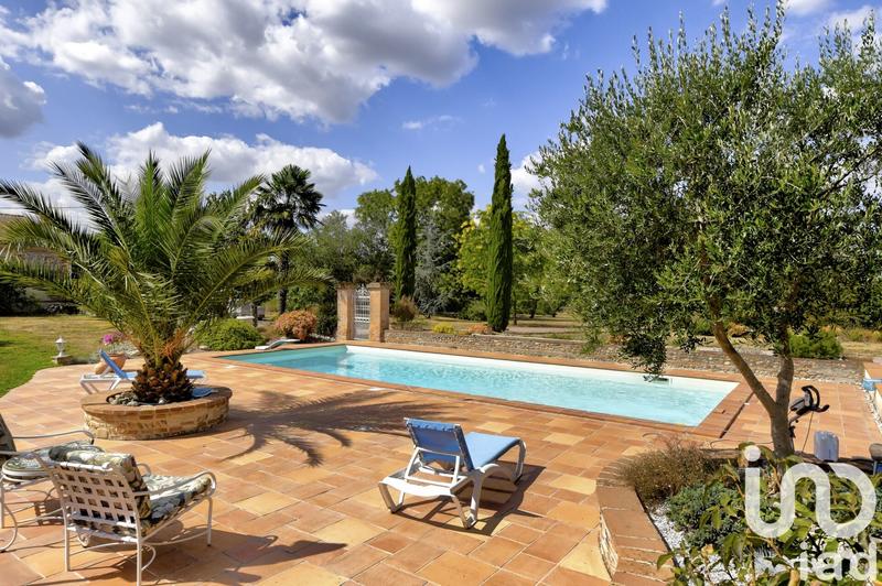 Maison - 435 m² - 11 pièces