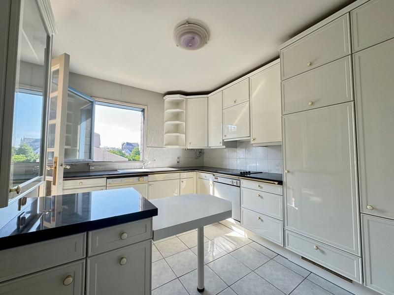 Appartement - 137 m² - 6 pièces