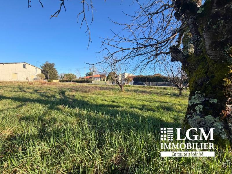 Terrain constructible - 834 m²