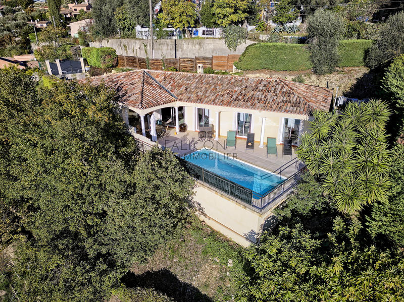 Villa - 165 m² - 6 pièces