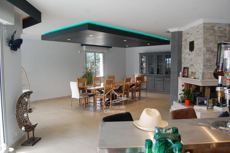 Villa - 220 m² - 8 pièces