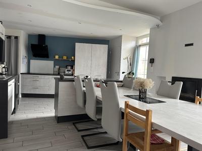 Maison - 186 m² - 7 pièces