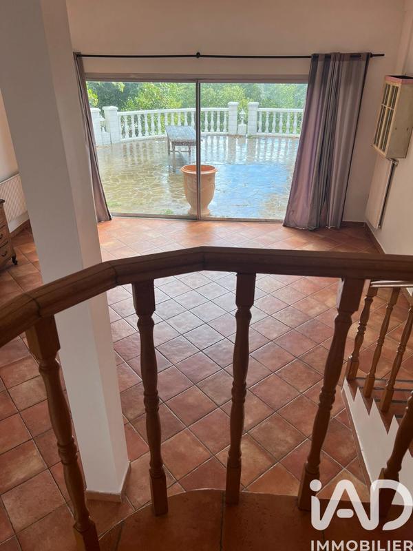 Maison - 270 m² - 10 pièces